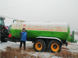 黑龍江省大慶市林甸縣花園鎮(zhèn)永興村12立方液態(tài)肥拋灑車